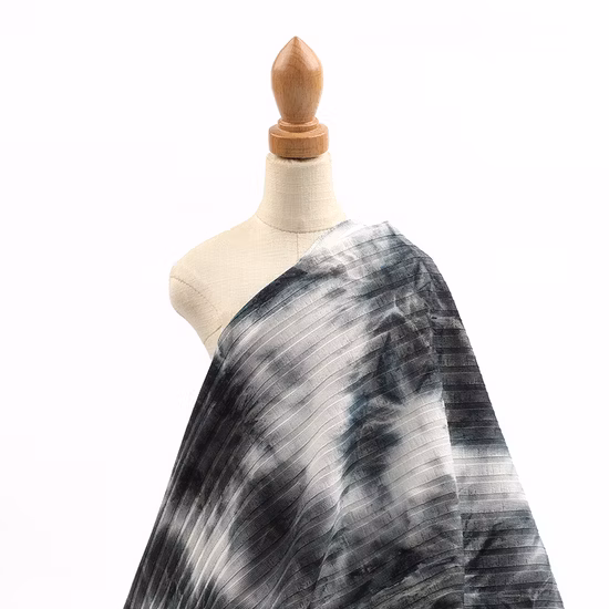 95% полиэстер, 5% спандекс, эластичный трикотаж в рубчик.